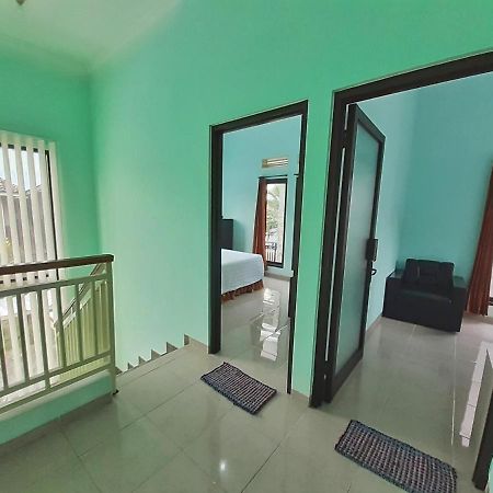 Villa 3 Bedroom Edelweis No. 7 Near Museum Angkut Batu  Exterior foto