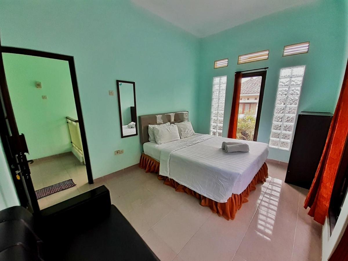 Villa 3 Bedroom Edelweis No. 7 Near Museum Angkut Batu  Exterior foto